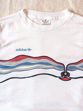 Adidas Vintage 80s Men's Wrap Around Graphic Single Stitch Tee Size Large USA